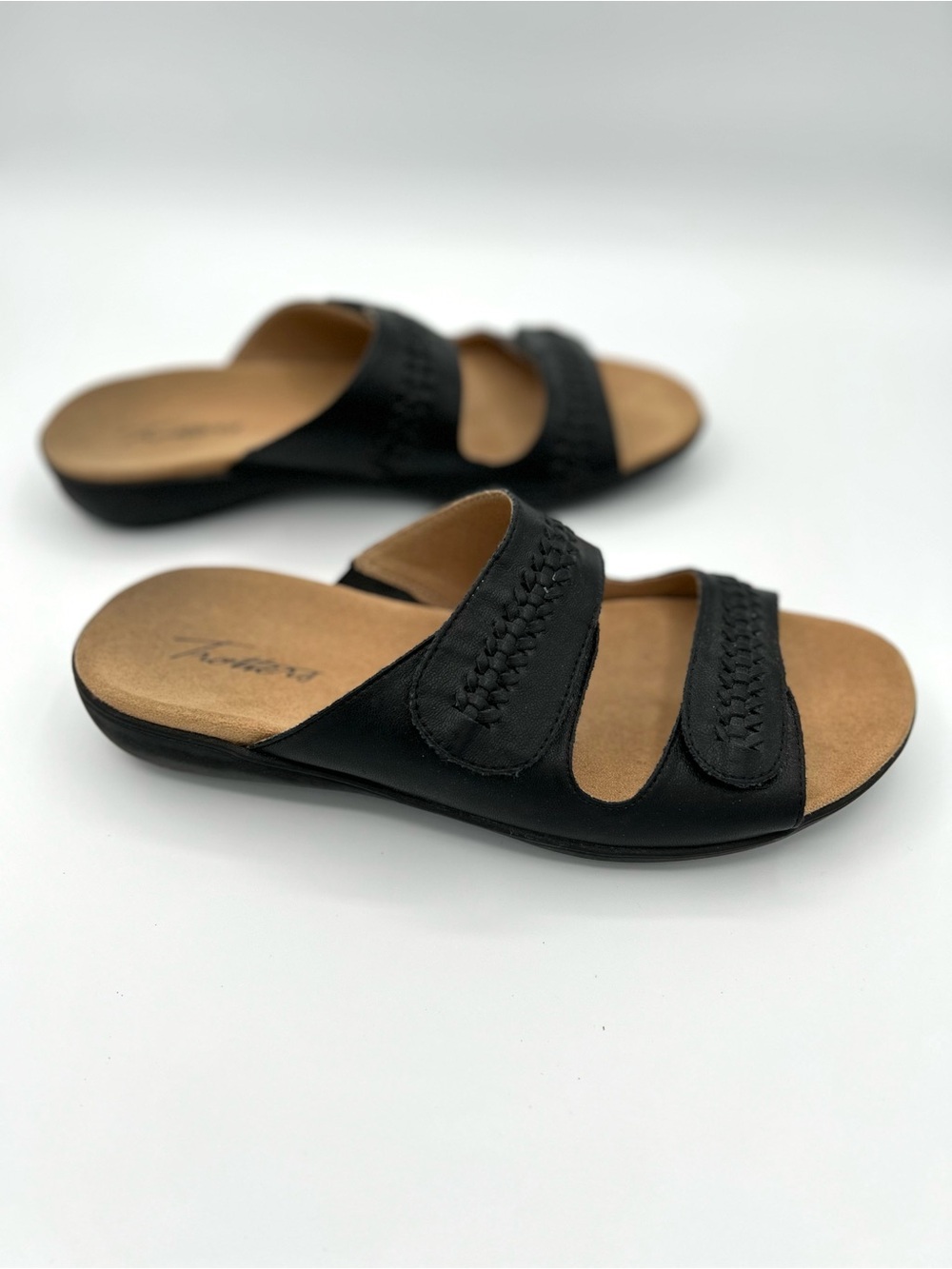 Trotters Double Strap Slip On Wedge Sandals Women's Size 9.5 N Black Adjustable